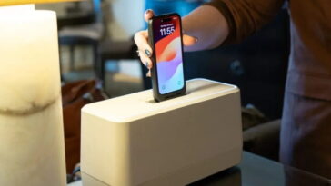 Cette boîte recharge la batterie de votre smartphone en seulement deux secondes 7 Cette boîte recharge la batterie de votre smartphone en seulement deux secondes