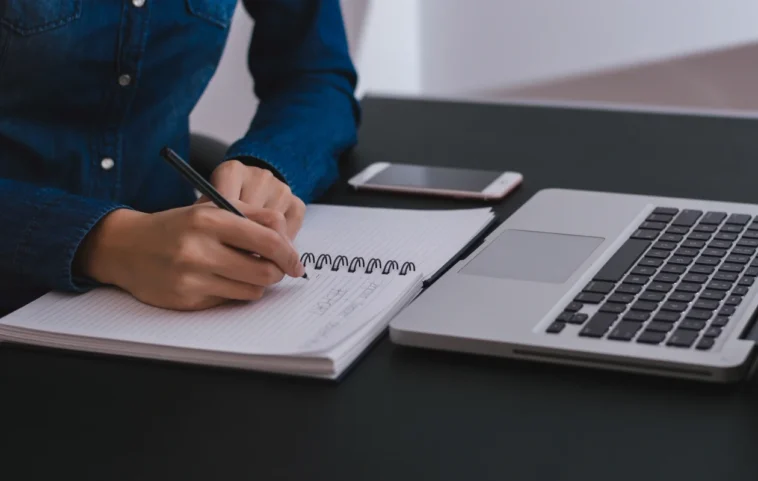 Comment tirer parti des meilleurs outils d'IA pour créer des notes efficaces 1 Comment tirer parti des meilleurs outils d'IA pour créer des notes efficaces