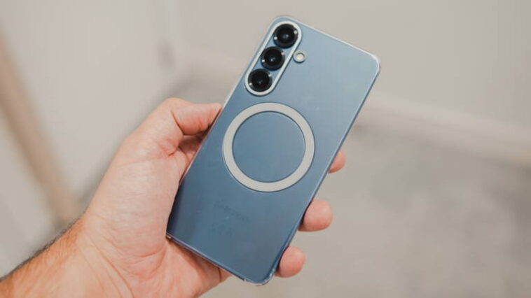 Découvrez les nouvelles coques des Samsung Galaxy S25 qui les rendent compatibles avec les accessoires MagSafe 1 Voici les nouvelles coques des Samsung Galaxy S25 qui les rendent compatibles avec des accessoires MagSafe