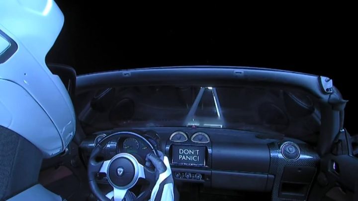 Extraterrestre fabriqué par l'homme ! Le Tesla Roadster confondu avec un astéroïde 4 Extraterrestre fabrique par lhomme Le Tesla Roadster confondu avec
