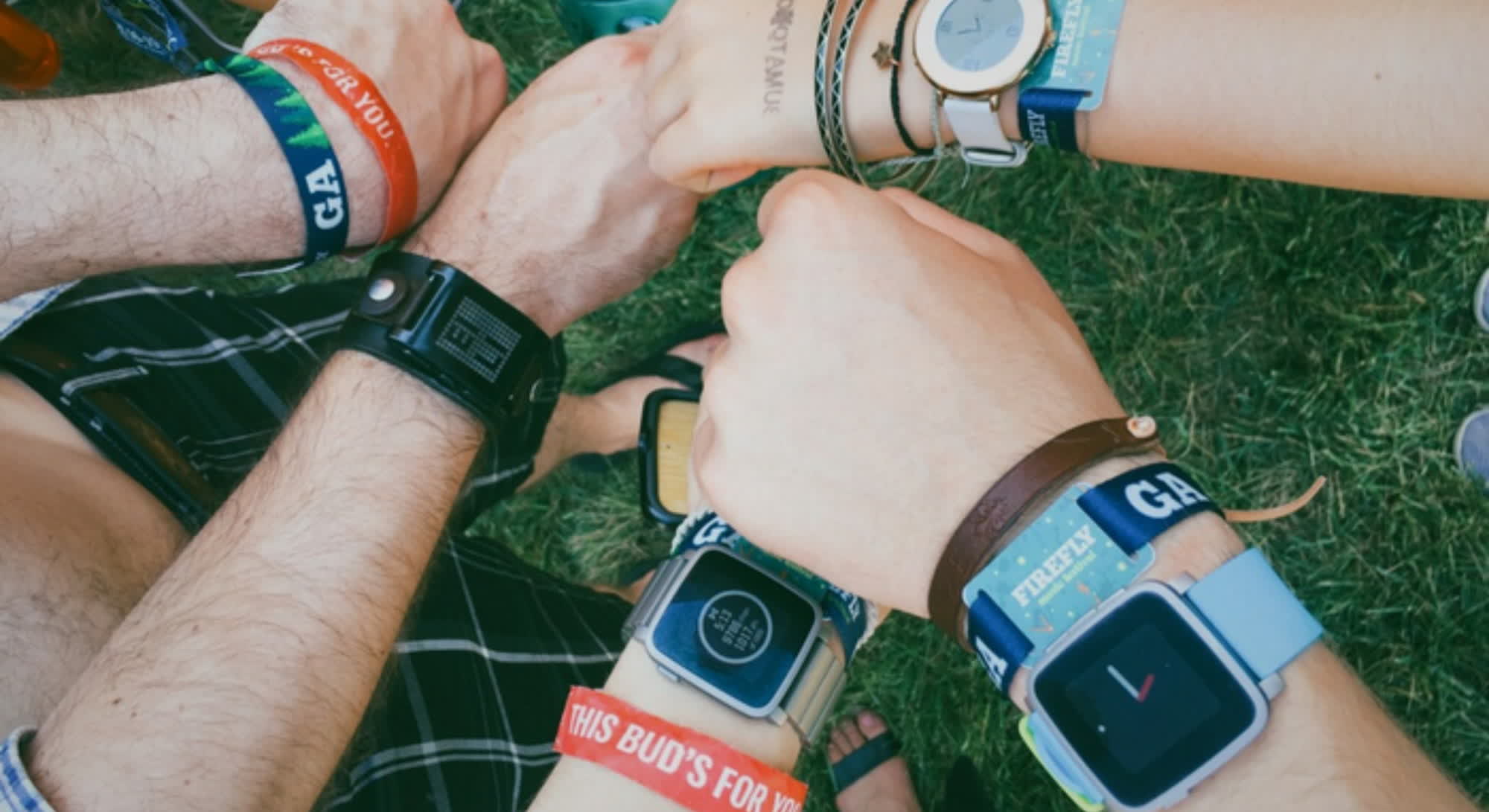 Google rend open-source le logiciel de l'écosystème des montres Pebble 2 Google rend open source le logiciel de lecosysteme des montres Pebble