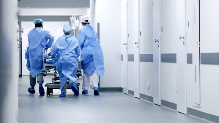 Homme atteint d'HMPV avec des symptômes respiratoires sévères en Grèce, probable contagion de sa fille revenue de Chine 1 Gravi sintomi di infezione da metapneumovirus umano (hMPV) in un uomo di 71 anni ricoverato in terapia intensiva in Grecia, potrebbe essere stato contagiato dalla figlia rientrata da un viaggio in Cina / Photo iStock