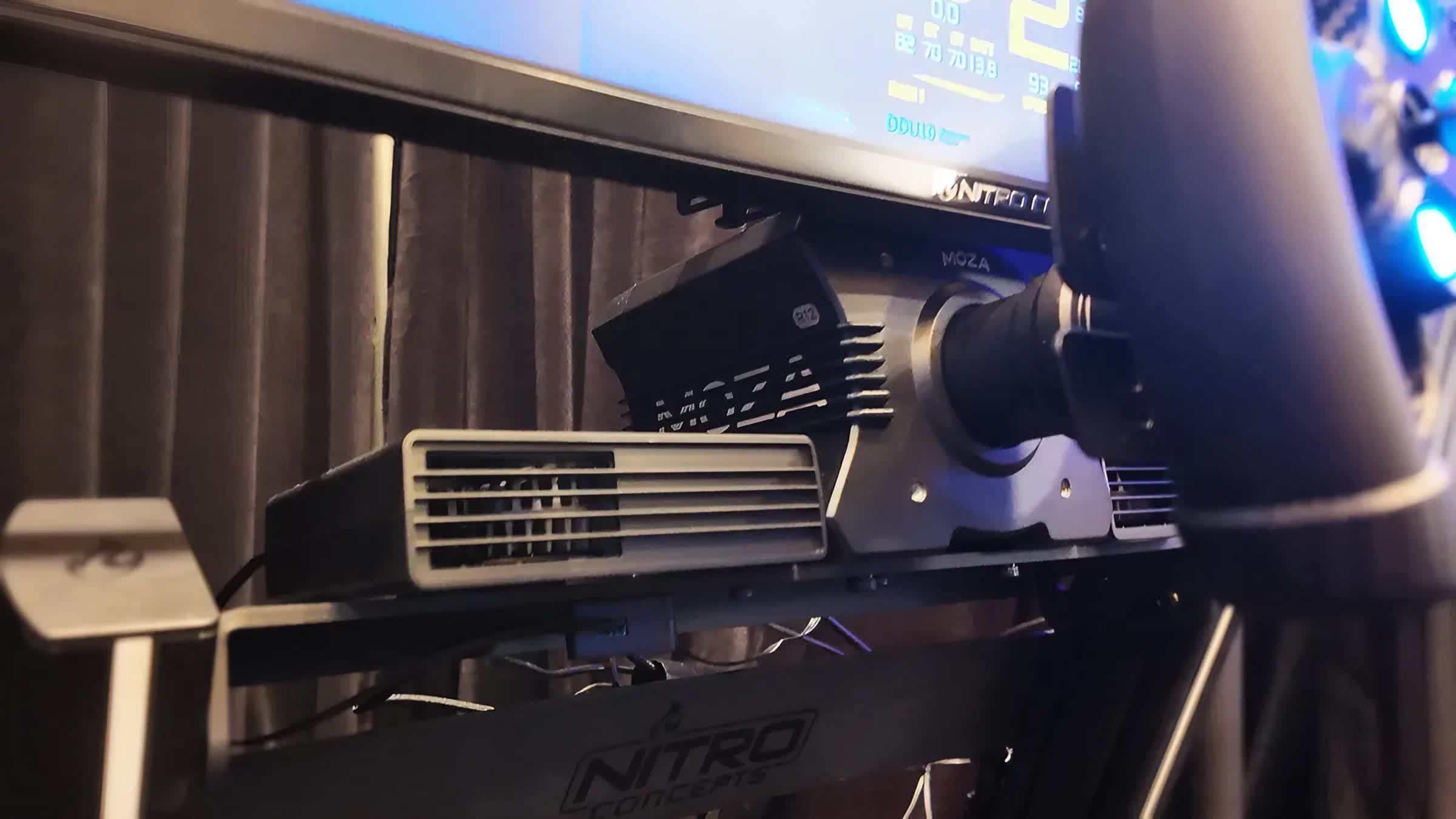 La dernière simulation de Nitro Concepts vous plonge dans la course avec une sensation de cockpit ouvert 2 La derniere simulation de Nitro Concepts vous plonge dans la
