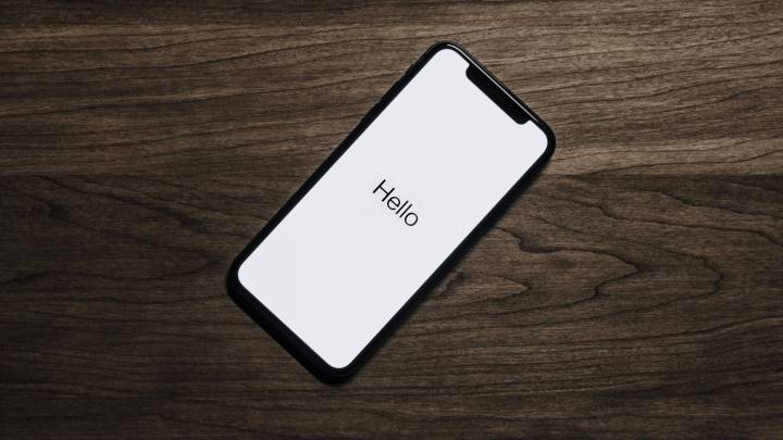 La fonction "Demandez-moi" de Google permettra à une IA de planifier votre prochaine vidange d'huile 2 a phone saying hello