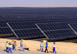 La plus grande centrale solaire de la planète Terre est maintenant en service et elle est impressionnante 19 La plus grande centrale solaire du monde vient d'être lancée et est impressionnante