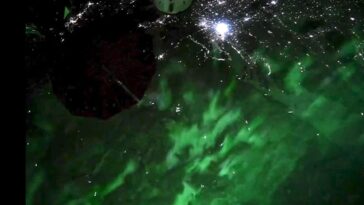 L'aurore boréale vue depuis la Station Spatiale : le spectaculaire témoignage d'un astronaute de la NASA 12 Une capture d'écran de la vidéo de l'astronaute Donals Pettit, qui a enregistré l'aurore boréale au-dessus du Canada oriental depuis la Station Spatiale Internationale (ISS)
