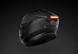 Ce casque de moto futuriste a une IA et promet d'éliminer les angles morts 18 Le casque de moto futuriste intègre de l'IA et promet d'éliminer les angles morts.