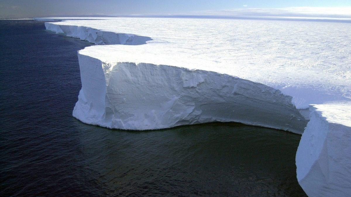 L'iceberg le plus vaste du monde en danger : A23a déloge des blocs de 400 km² et pourrait disparaître en quelques semaines 2 Image