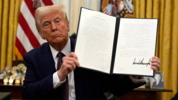 Pour Trump, les cryptomonnaies et l'IA sont deux priorités. Les derniers décrets signés 10 Pour Trump, les cryptomonnaies et l'IA sont deux priorités. Ainsi, ses derniers décrets en témoignent