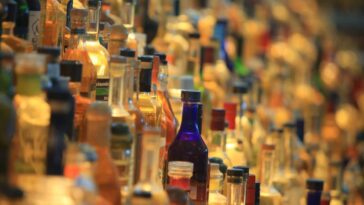 Pourquoi aux États-Unis on envisage d'apposer une étiquette "cause du cancer" sur les bouteilles d'alcool 23 Image