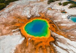 Quelque chose bouge sous Yellowstone : pourquoi le supervolcan menace l'humanité entière 55 Immagine