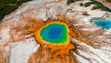 Quelque chose bouge sous Yellowstone : pourquoi le supervolcan menace l'humanité entière 3 Immagine