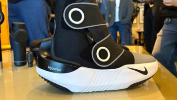 Si tu te casses la jambe, maintenant tu pourras porter une botte Nike futuriste 14 Si vous vous cassez la jambe, vous pourrez désormais porter une chaussure futuriste Nike