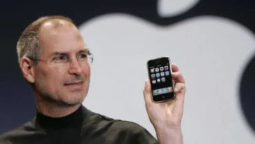 Steve Jobs a dévoilé l'iPhone il y a 18 ans 2 Steve Jobs a dévoilé l'iPhone il y a 18 ans
