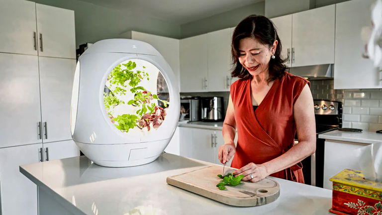Tu pourras bientôt récolter tes propres légumes même si tu vis dans un appartement grâce à ce jardin futuriste 2 Vous pourrez bientôt récolter vos propres légumes même en vivant en appartement grâce à ce jardin futuriste