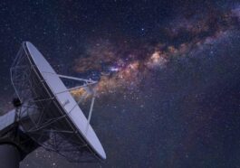 Un mystérieux signal radio répétitif défie la science, originaire d'une galaxie "morte" depuis longtemps 67 Immagine