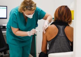 Un vaccin expérimental élimine les lésions précancéreuses causées par l'HPV : un remplacement potentiel de la chirurgie 1 Image