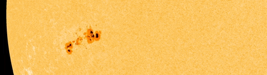 Une immense tache solaire menace la Terre, mesurant 4,5 fois notre planète : risques d'aurores et de tempêtes violentes 3 La croissance de la tache solaire AR 3961. Crédit : Spaceweather.com/ASA/SDO