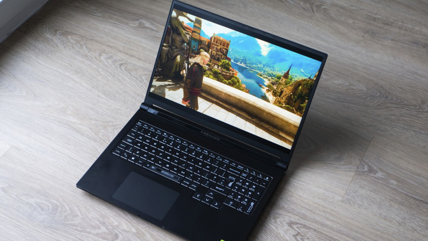 Les 6 meilleurs ordinateurs portables à moins de 600 euros avec Windows 4 Jouer sur le Red Magic Titan 16 Pro