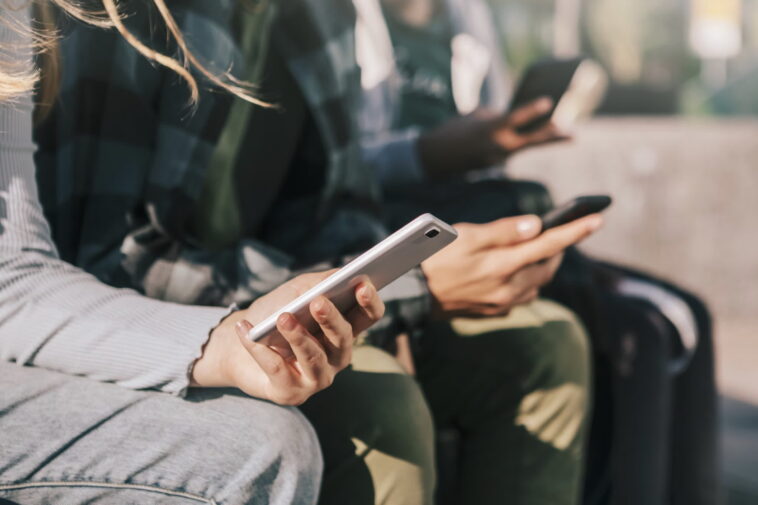 La crise de confiance des ados américains envers les géants de la technologie révélée par une étude 1 La Crise De Confiance Des Ados Américains Envers Les Géants