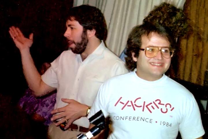 Le co-fondateur d'Apple a quitté l'entreprise il y a 40 ans aujourd'hui, mais ce n'était que le début de son incroyable histoire 3 Steve Wozniak et Andy Hertzfeld au Wellington Apple Users Club en 1985.