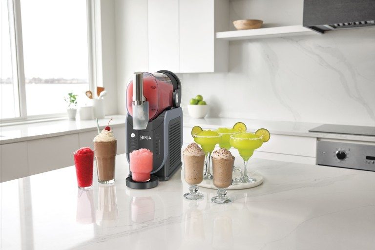 Ninja Slushi FS301EU : L'Art du Slush à Domicile pour un Rafraîchissement Parfait 5 Qu'est-ce qu'on va préparer aujourd'hui ? (Photo : Ninja)