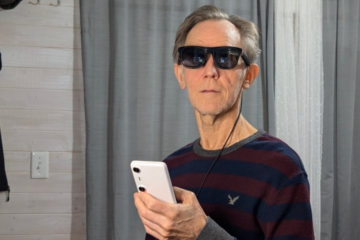 Cette avancée révolutionnaire en affichage holographique pourrait concrétiser les lunettes de réalité augmentée d'ici 2026 5 Xreal One améliore l'expérience Beam Pro avec des écrans virtuels plus grands et plus lumineux.