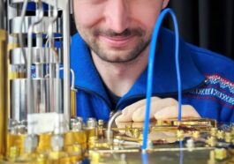 Une Avancée Révolutionnaire : La Fibre Optique Booste L'informatique Quantique,