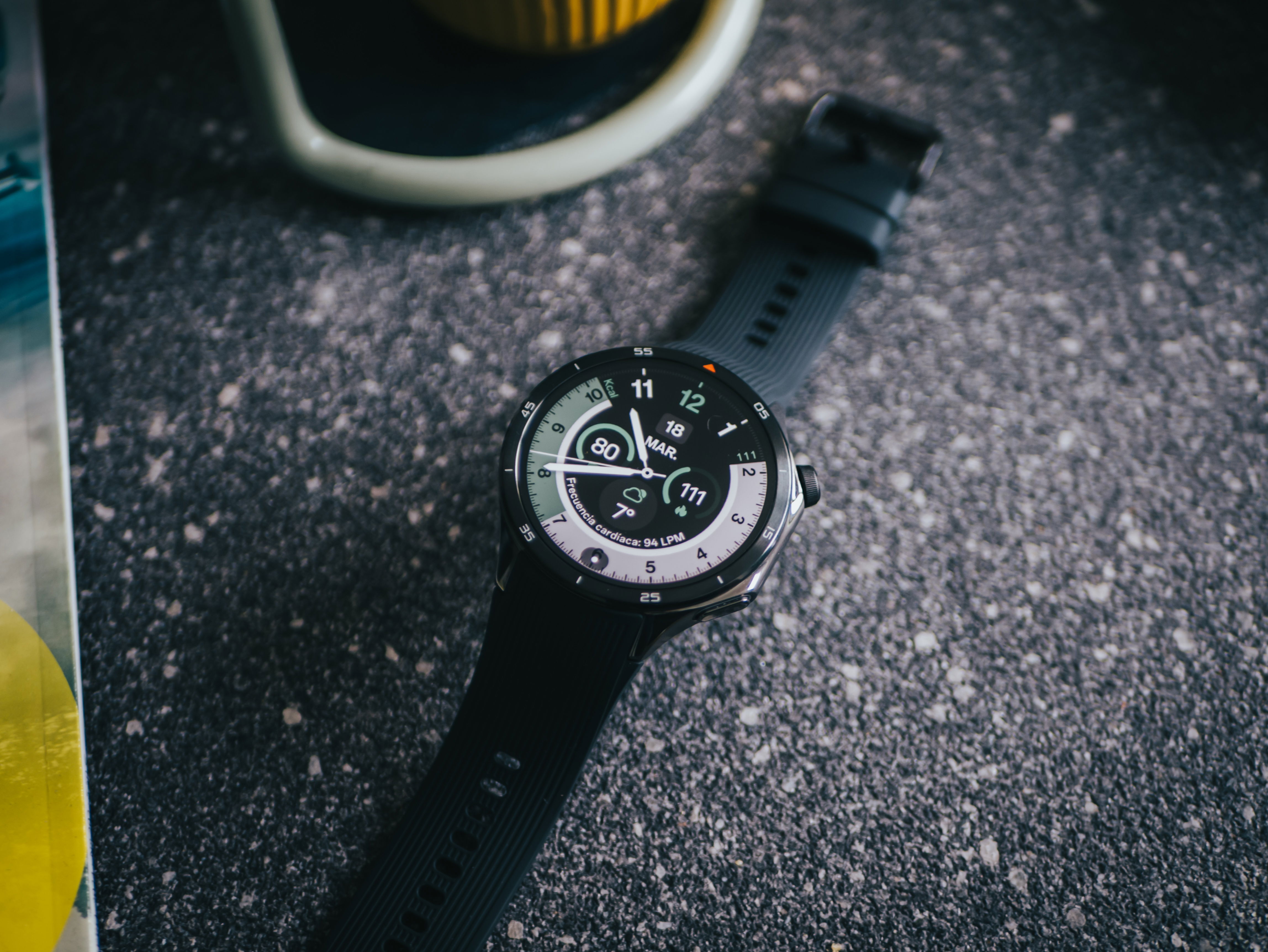 Après avoir testé la OnePlus Watch 3, les batteries des autres montres avec Wear OS semblent ridicules 4 OnePlus Watch 3 de couleur noire