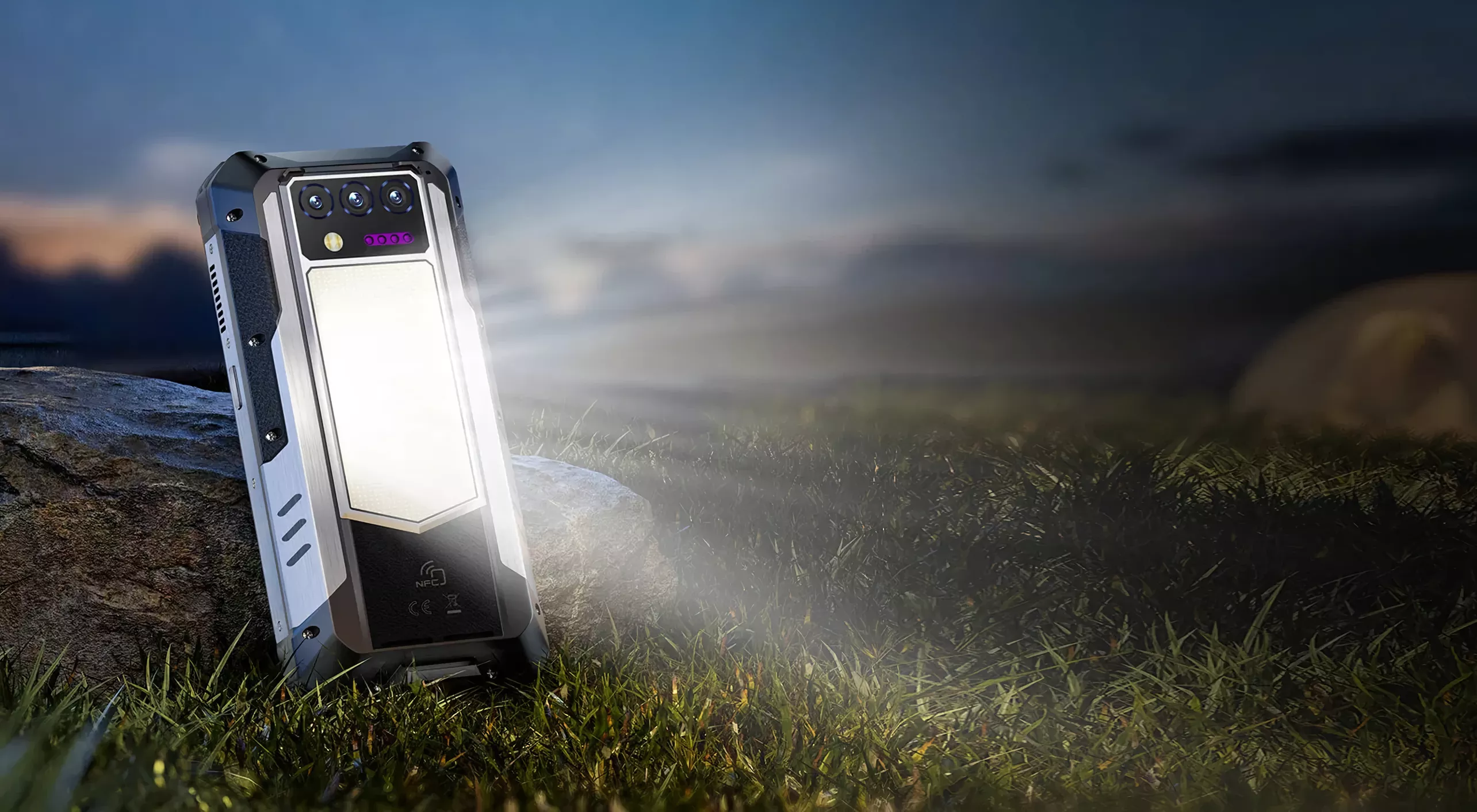 Ce smartphone de 1,9 kg a une autonomie mesurée en mois ! 3 1740076616 512 Ce smartphone de 19 kg a une autonomie mesuree en