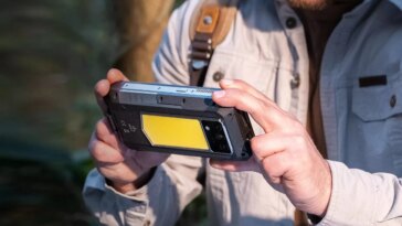 Ce smartphone de 1,9 kg a une autonomie mesurée en mois ! 1 Ce Smartphone De 1,9 Kg A Une Autonomie Mesurée En