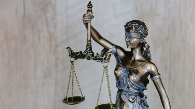 Un avocat risque une amende de 15 000 € pour avoir utilisé de faux dossiers IA en justice 1 Un Avocat Risque Une Amende De 15 000 € Pour