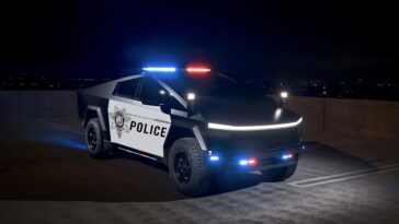 Un Bienfaiteur Mystérieux Offre 10 Tesla Cybertruck Aux Policiers De