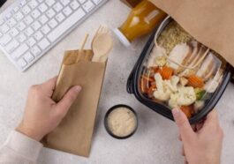 Attention, fans de takeaway : les contenants en plastique pourraient contaminer vos repas