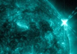 L'éclat solaire du 23 février. Crédit : NASA/SDO/AIA