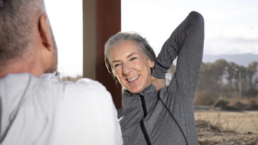 Cette activité simple améliore la mobilité et prévient les chutes chez les seniors 2 Cette activité simple améliore la mobilité et prévient les chutes chez les seniors