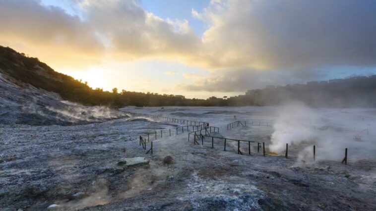 Des secousses sismiques "semblables à des explosions" aux Campi Flegrei : une étude révèle des signes de potentielles éruptions freatiques 1 La caldera della Solfatara