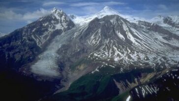 Éruption imminente du volcan Spurr en Alaska : hausse spectaculaire de l'activité sismique 8 Il vulcano Spurr