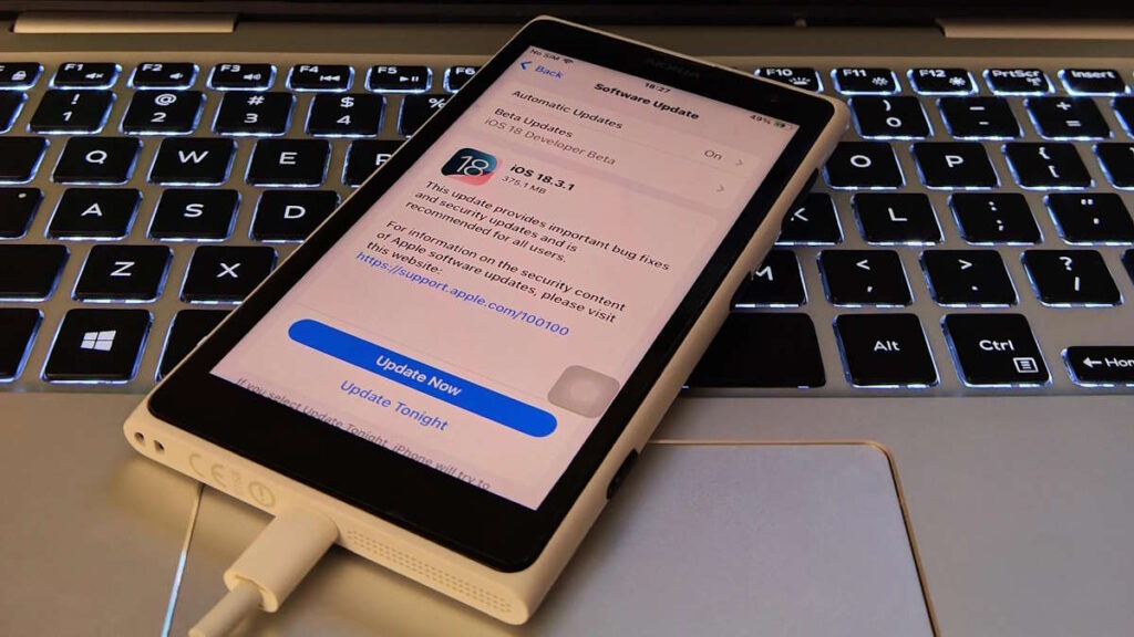 Ils ont caché un iPhone SE 3 dans un Nokia Lumia 1020 et le résultat est incroyable 2 iPhone SE 3 Nokia Lumia 1020 LumiPhone