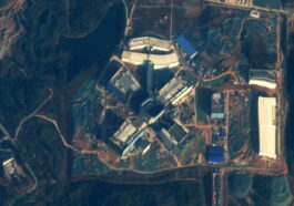 La Chine a un canon laser si absolument énorme qu'il est visible depuis l'espace