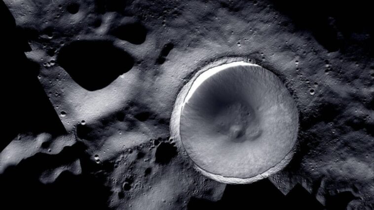 La Chine se prépare à envoyer un robot sur la face cachée de la Lune pour rechercher de l'eau : découvrez son fonctionnement 1 NASA | Le cratère Shackleton Credits, Mosaïque créée par les équipes LROC (Lunar Reconnaissance Orbiter) et ShadowCam avec des images fournies par NASA/KARI/ASU