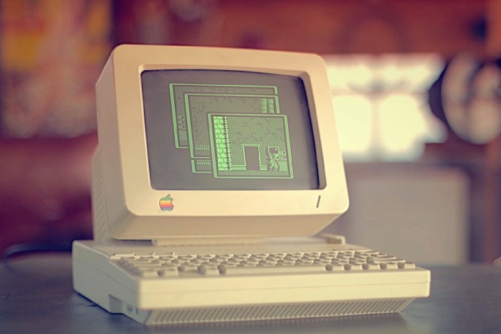 Le co-fondateur d'Apple a quitté l'entreprise il y a 40 ans aujourd'hui, mais ce n'était que le début de son incroyable histoire 2 Un ordinateur Apple II sur un bureau.