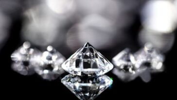 Le "diamant parfait" créé en Chine : plus dur que les naturels et les synthétiques, à un prix défiant toute concurrence 13 Immagine