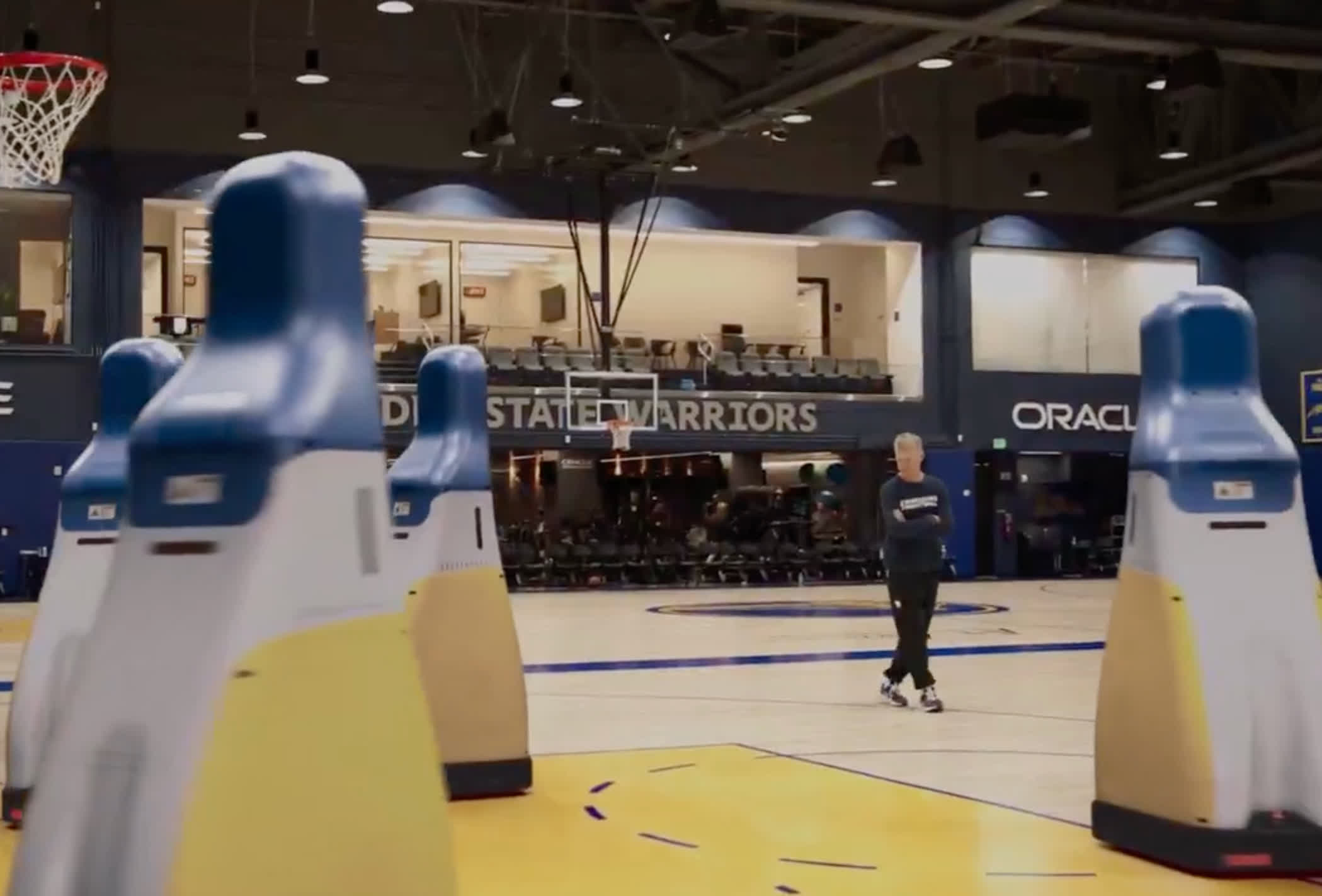 Le nouveau partenaire de tir de Stephen Curry est un robot inflexible et toujours prêt ! 2 Le nouveau partenaire de tir de Stephen Curry est un
