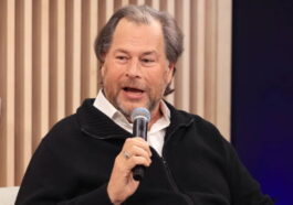 Marc Benioff, CEO de Salesforce, alerta sobre la irrupción de los robots como trabajadores: "No solo dirigiremos a humanos, también a robots"