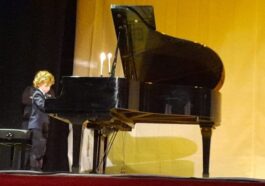 Alessandro Gervasi al piano. Credit: Alessandro Gervasi / Facebook