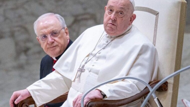 Qu'est-ce que la pneumonie bilatérale qui a touché le Pape François : causes, symptômes et traitements 1 Image
