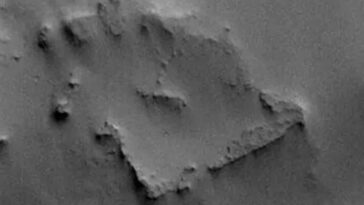 Qu'est-ce que la "structure carrée" sur Mars et pourquoi Elon Musk veut envoyer des astronautes pour enquêter ? 13 Cos’è la “struttura quadrata” su Marte e perché Elon Musk vuole “mandare astronauti” a indagare