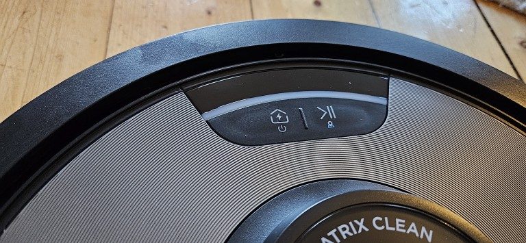 Shark Matrix Plus 2 en 1 : Ah, si seulement tous les appareils étaient aussi faciles à configurer ! 2 Une fois le Shark Matrix Plus 2 en 1 configuré, vous pouvez le démarrer sans application. (Photo : Sven Wernicke)