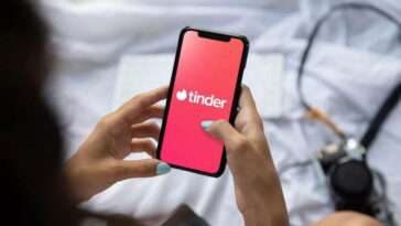 Tinder perd de plus en plus d'utilisateurs et va désormais utiliser l'IA pour t'aider à dénicher l'amour idéal 15 Tinder ne cesse de perdre des utilisateurs, ainsi elle commencera à utiliser l'IA pour vous aider à trouver le partenaire idéal